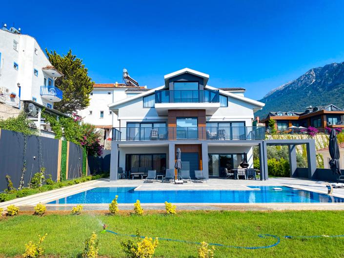 Image No.26-4 Bed Villa / Detached for sale