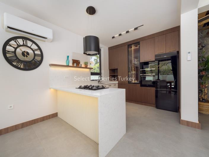 Image No.10-5 Bed Villa / Detached for sale