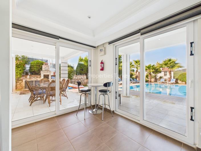 Image No.17-4 Bed Villa / Detached for sale