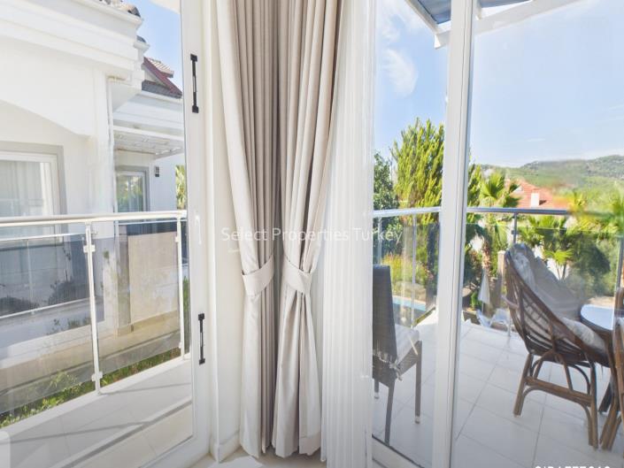 Image No.29-4 Bed Villa / Detached for sale