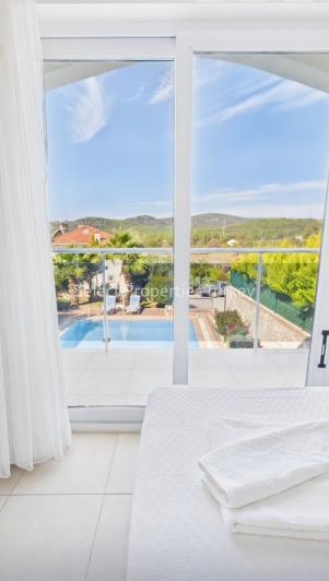 Image No.44-4 Bed Villa / Detached for sale