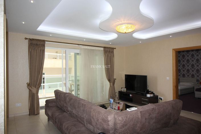 Image No.18-3 Bed Property for sale