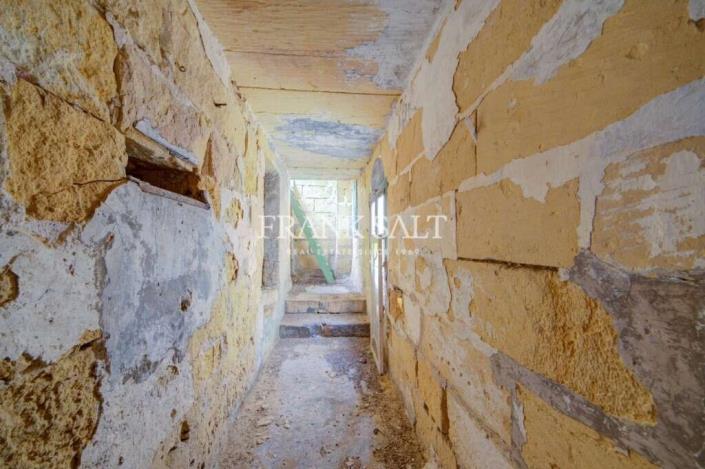 Image No.27-4 Bed Property for sale