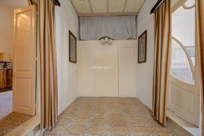 Image No.20-3 Bed Property for sale