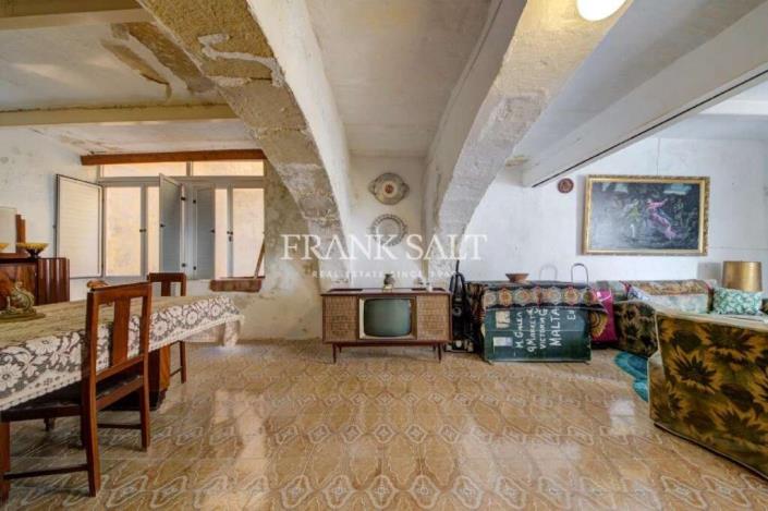 Image No.42-3 Bed Property for sale