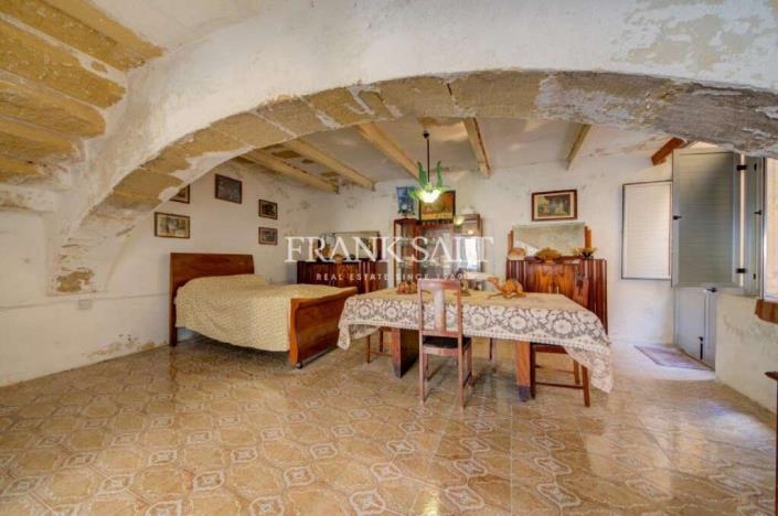 Image No.30-3 Bed Property for sale
