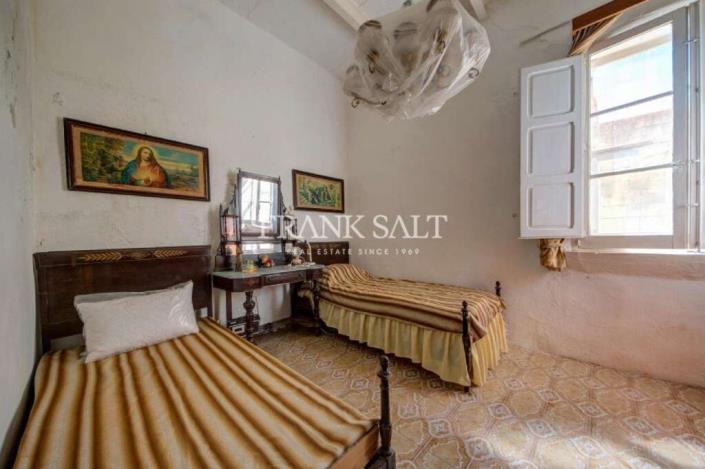Image No.41-3 Bed Property for sale