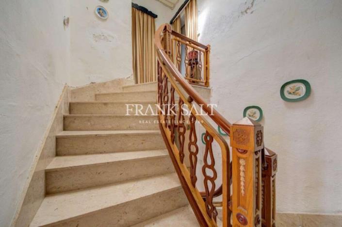 Image No.37-3 Bed Property for sale