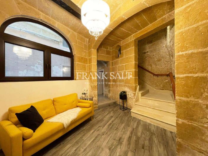 Image No.28-3 Bed Property for sale