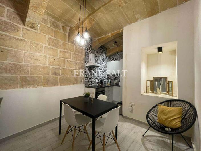 Image No.27-3 Bed Property for sale