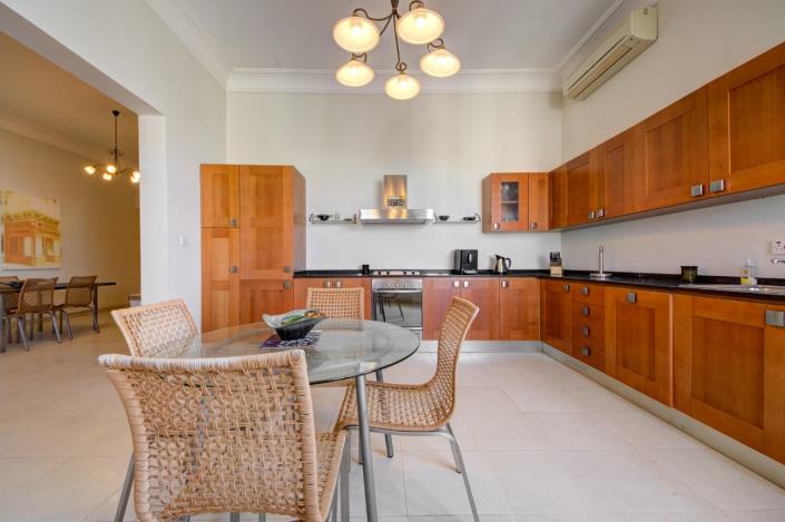 Image No.25-3 Bed Property for sale