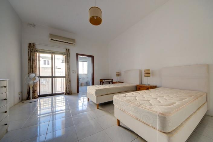 Image No.48-4 Bed Property for sale