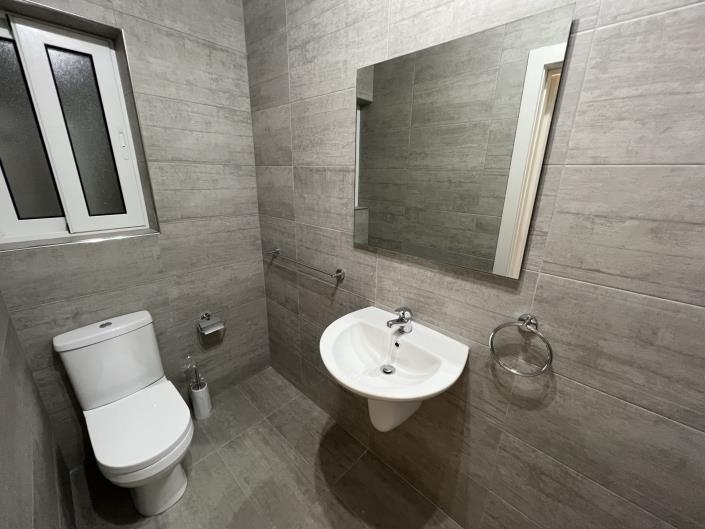 Image No.10-3 Bed Property for sale