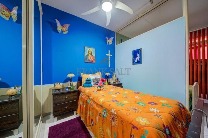 Image No.28-2 Bed Property for sale