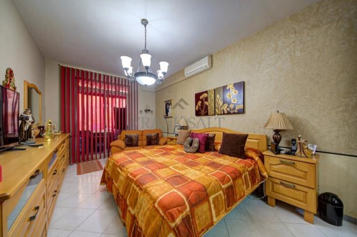 Image No.34-2 Bed Property for sale