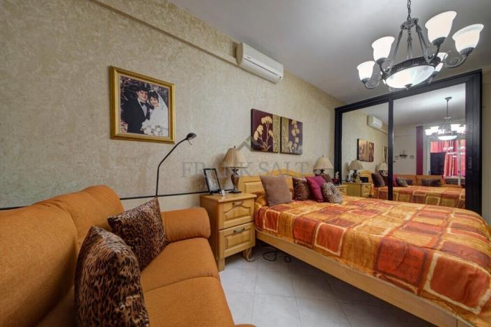 Image No.31-2 Bed Property for sale