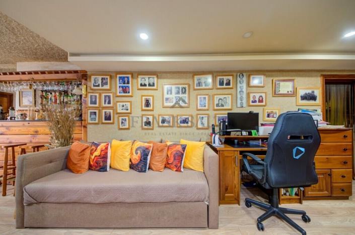 Image No.17-2 Bed Property for sale