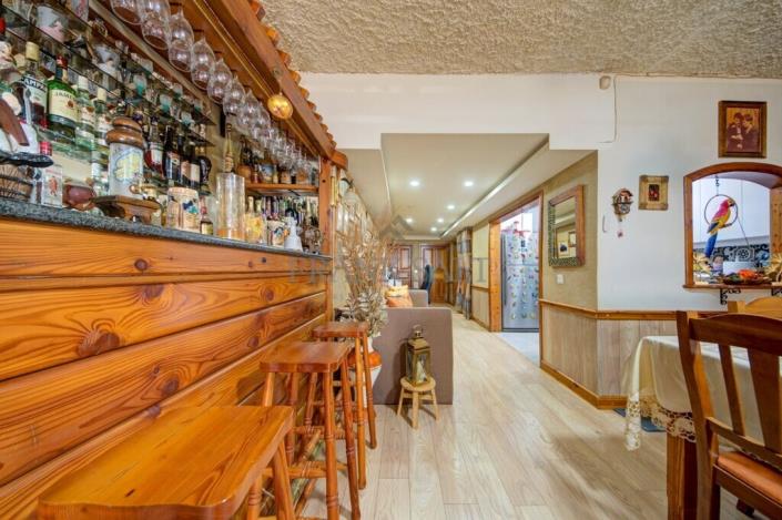 Image No.20-2 Bed Property for sale