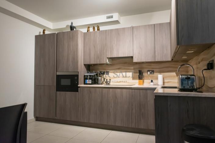 Image No.18-3 Bed Property for sale