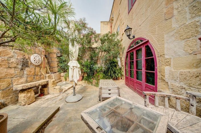 Image No.4-3 Bed Property for sale