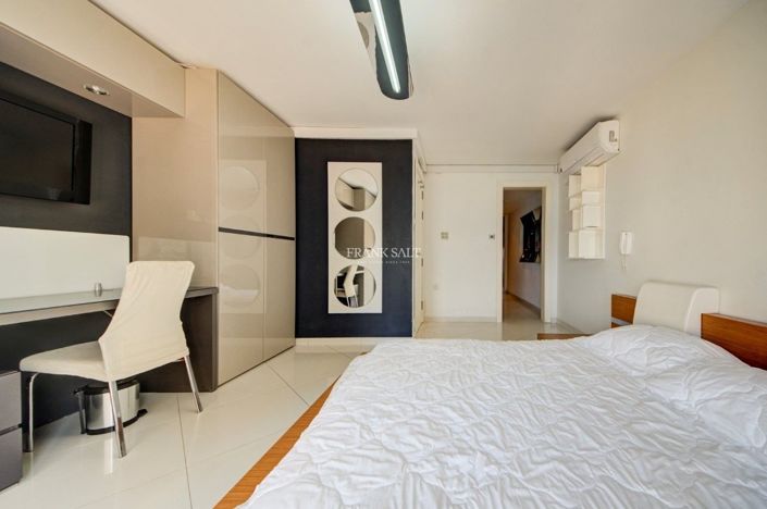 Image No.20-2 Bed Property for sale