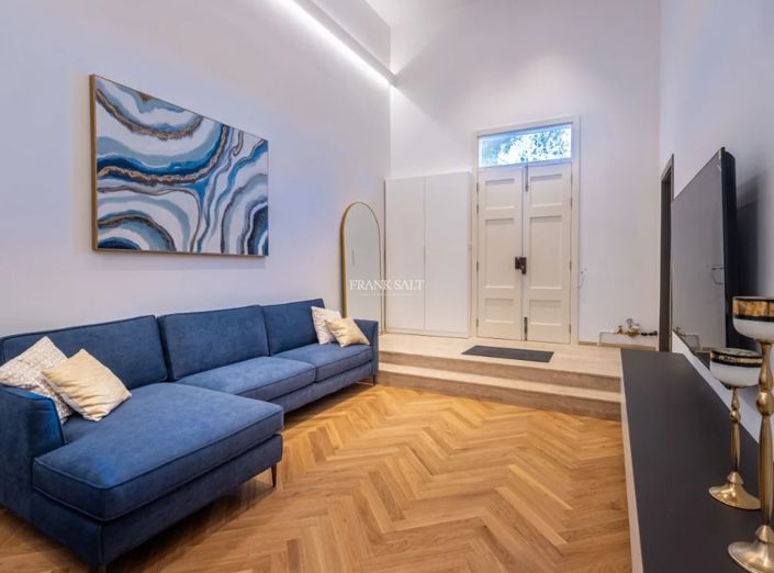 Image No.3-3 Bed Property for sale