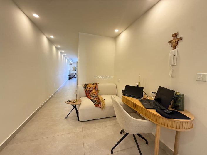 Image No.6-2 Bed Property for sale