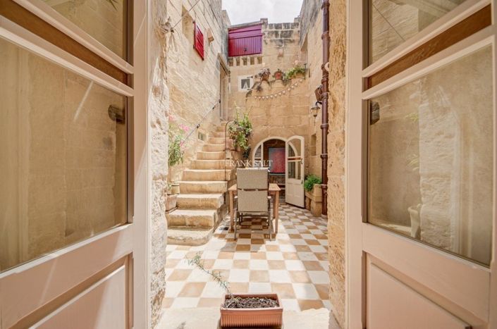 Image No.14-2 Bed Property for sale
