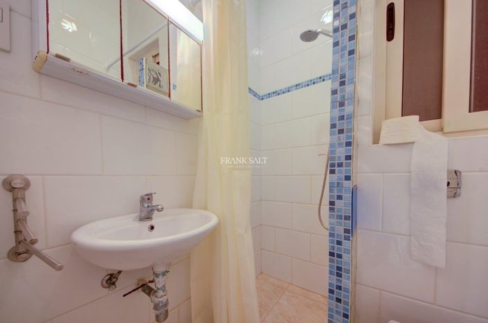Image No.17-2 Bed Property for sale