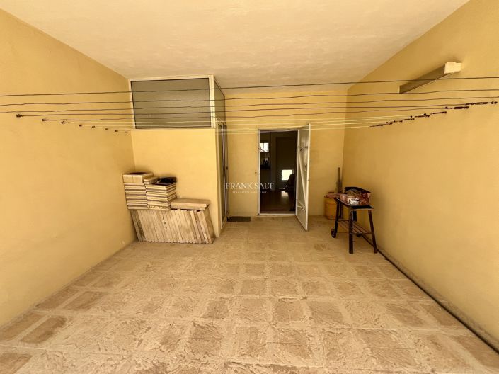 Image No.14-3 Bed Property for sale