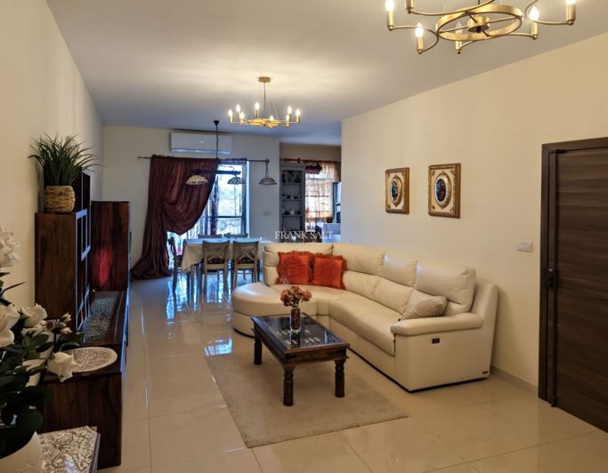 Image No.18-3 Bed Property for sale