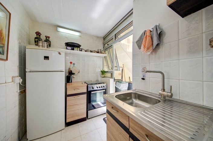 Image No.6-1 Bed Property for sale