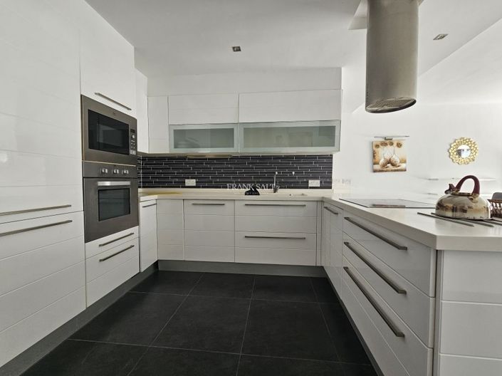 Image No.6-2 Bed Property for sale