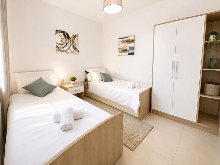 Image No.3-2 Bed Property for sale