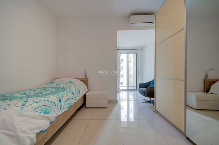 Image No.32-3 Bed Property for sale