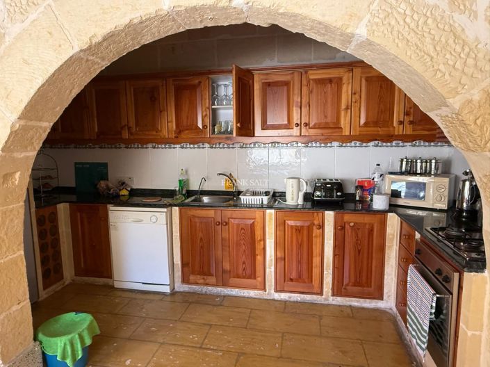 Image No.6-3 Bed Property for sale