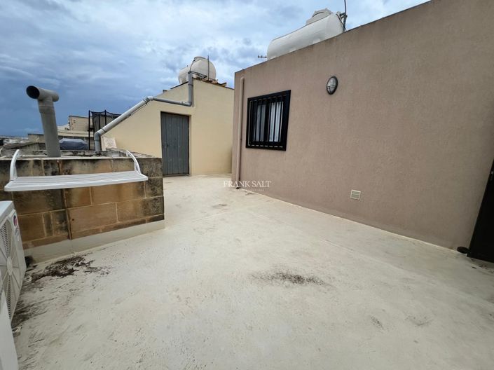 Image No.12-3 Bed Property for sale