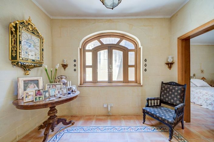 Image No.27-3 Bed Property for sale