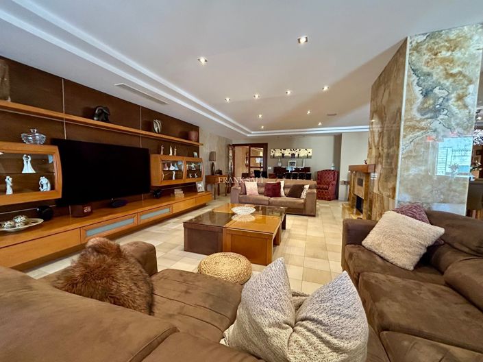 Image No.4-5 Bed Property for sale
