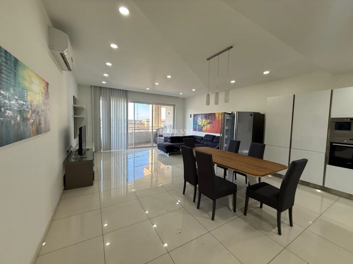 Image No.2-3 Bed Property for sale