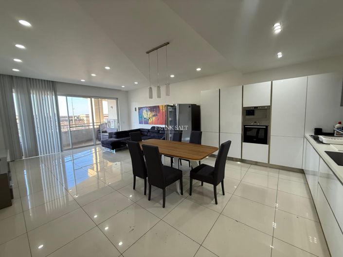 Image No.4-3 Bed Property for sale