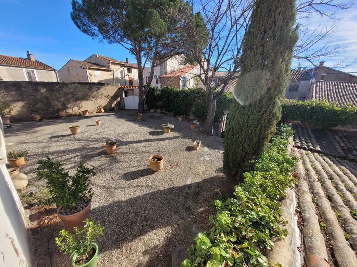 Image No.2-5 Bed Property for sale