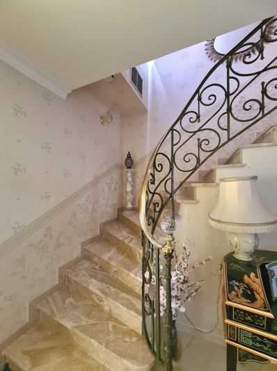 Image No.13-4 Bed Property for sale