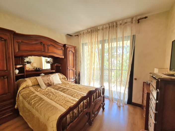 Image No.19-4 Bed Property for sale