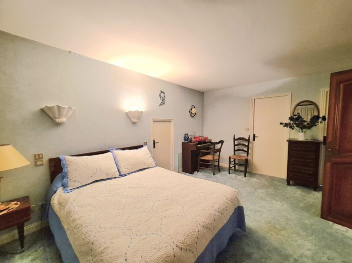 Image No.21-4 Bed Property for sale