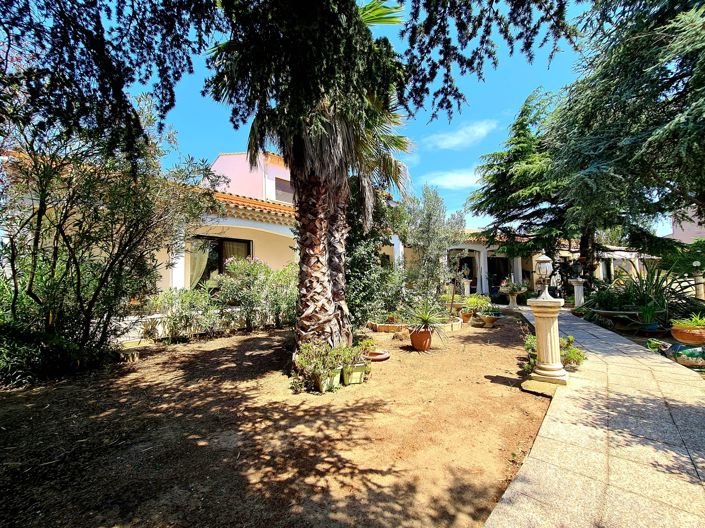 Image No.5-4 Bed Property for sale