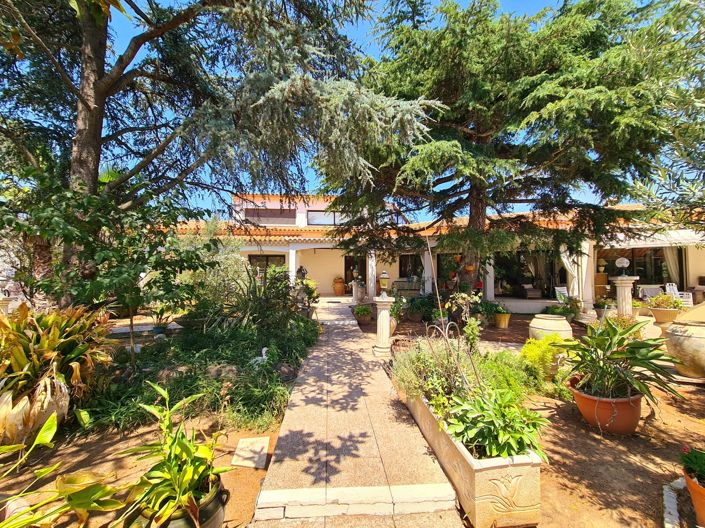Image No.12-4 Bed Property for sale