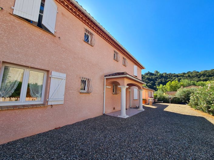 Image No.12-7 Bed Property for sale