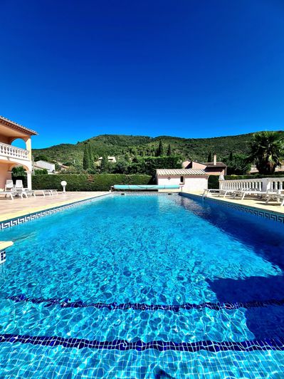 Image No.3-7 Bed Property for sale