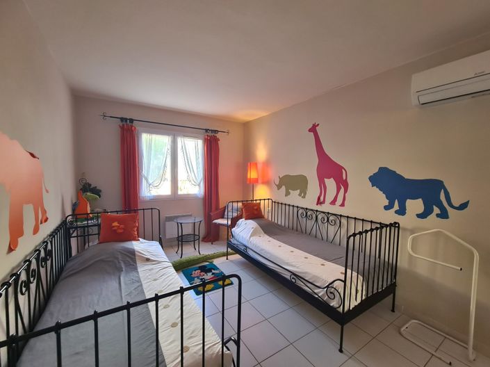 Image No.26-7 Bed Property for sale